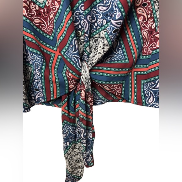 Altar’d State Paisley Printed Button Down Tie Front Top Size Medium - Picture 3 of 8